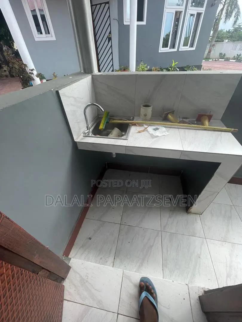 1bdrm Apartment in Dalalipapaatzseven, Kinondoni for rent