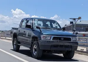 Photo - Toyota Hilux 2002 Black