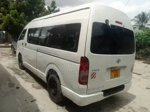 Toyota HiAce 2006 White