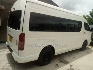 Toyota HiAce 2006 White