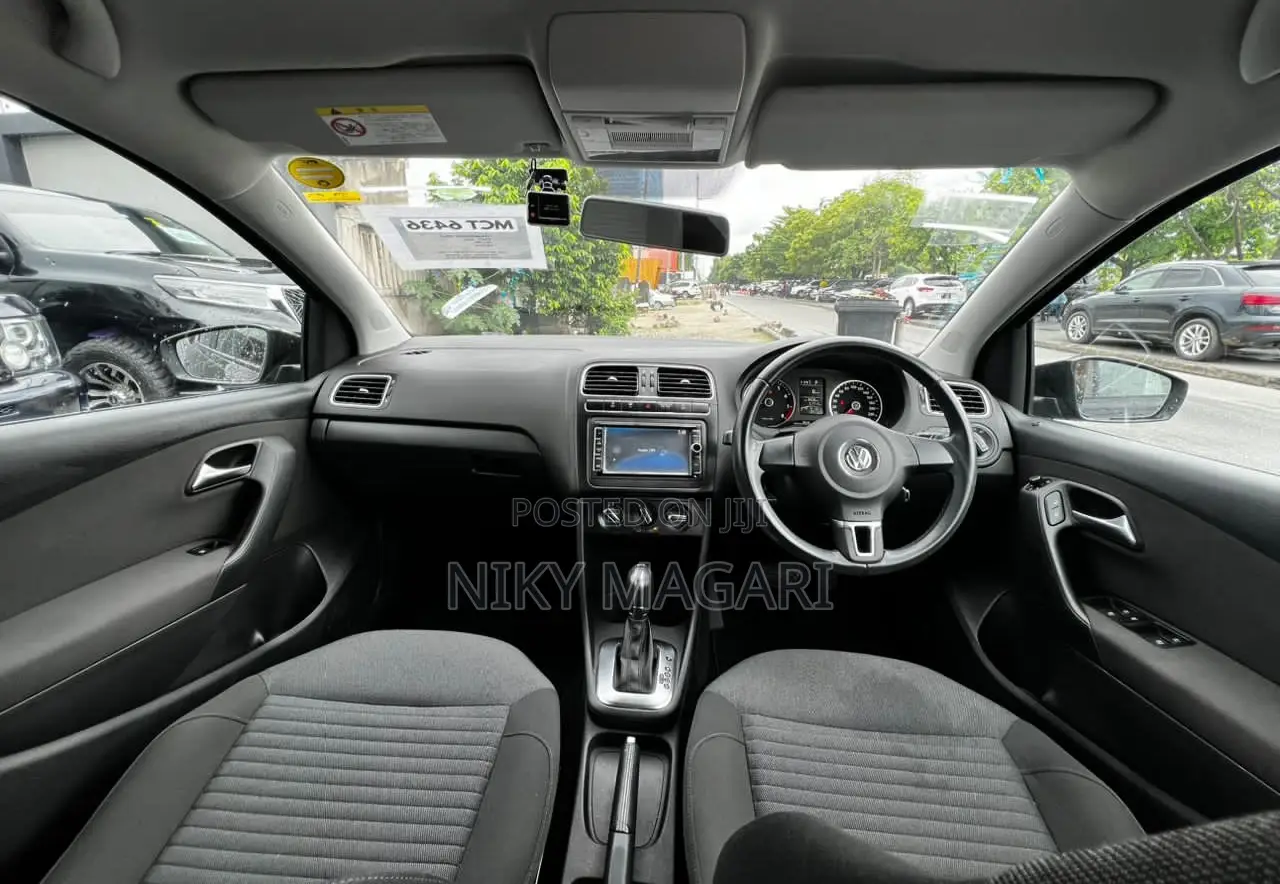 Volkswagen Polo 2014 Black