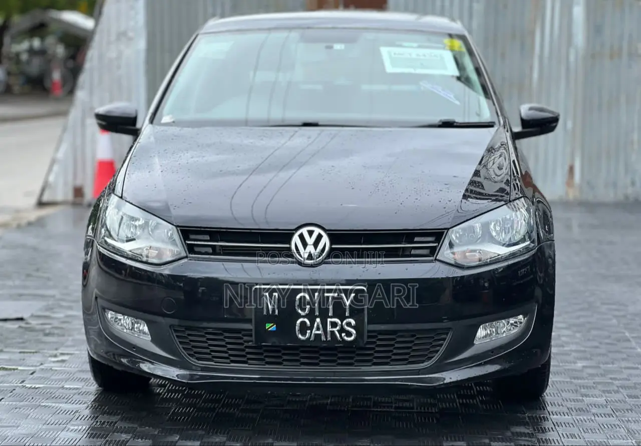 Volkswagen Polo 2014 Black