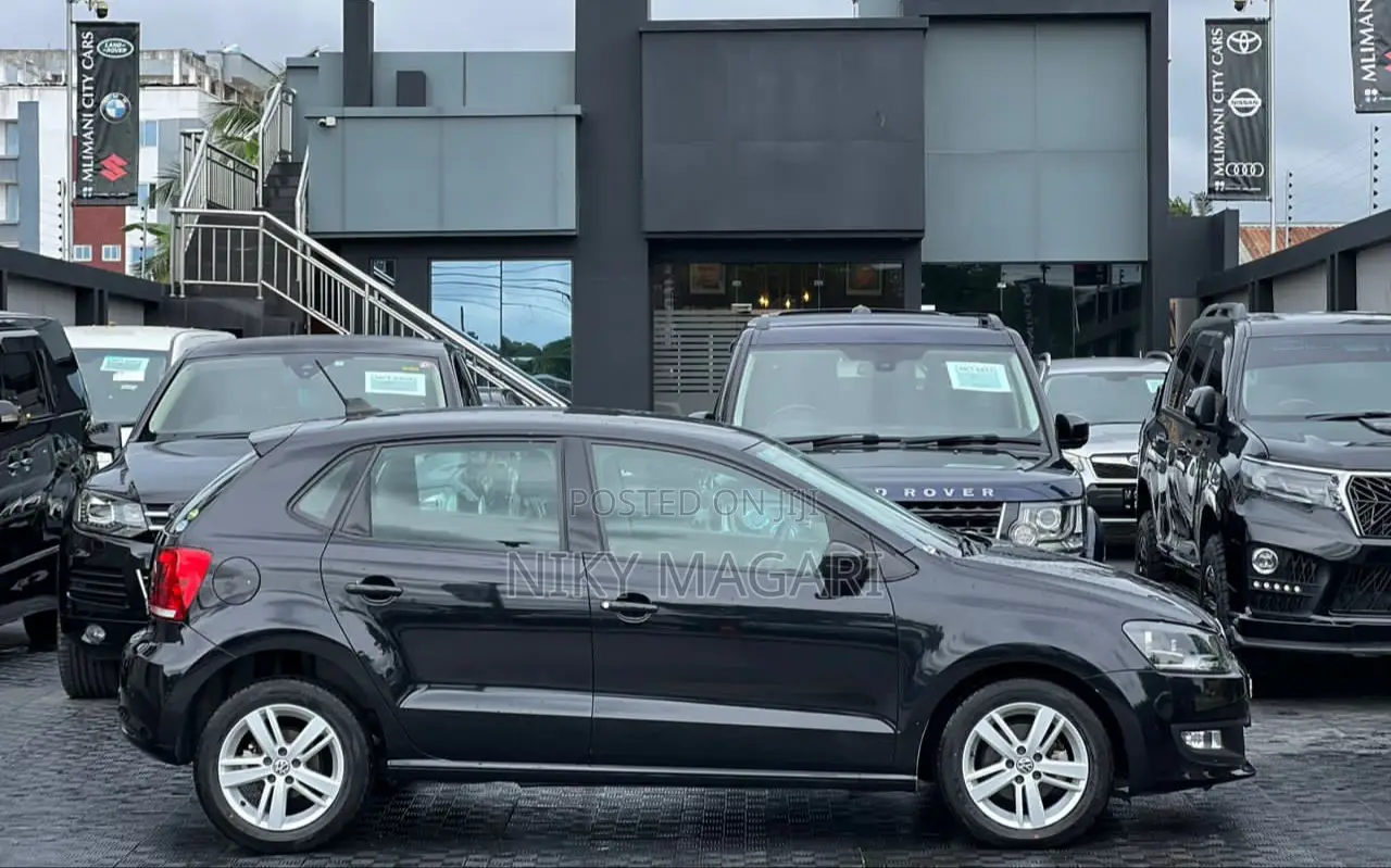 Volkswagen Polo 2014 Black