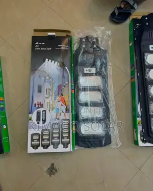 200W Solar Streetlight Beaming Roads