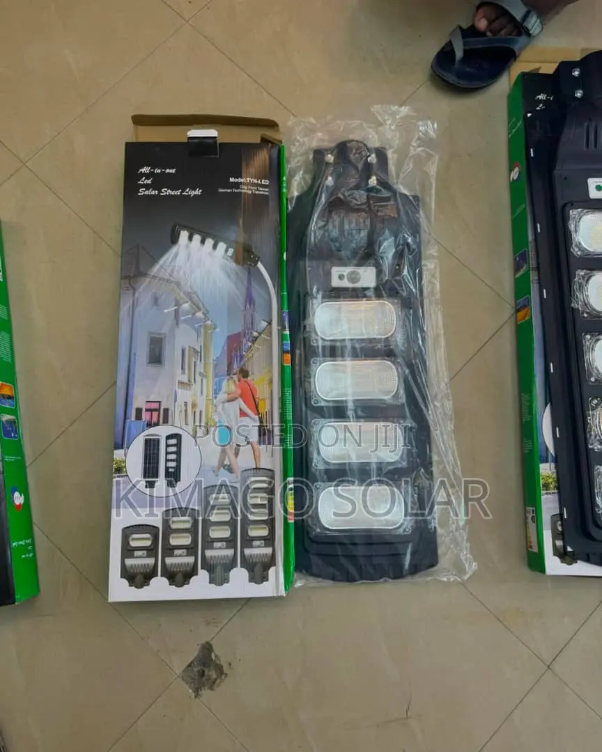 200W Solar Streetlight Beaming Roads