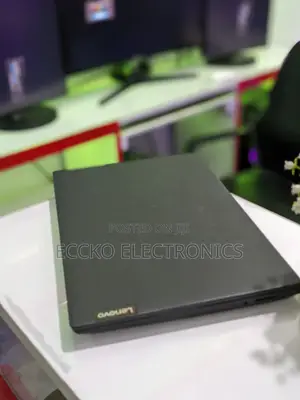 Laptop Lenovo IdeaPad 1 4GB Intel Core 2 Duo HDD+SSD 256GB