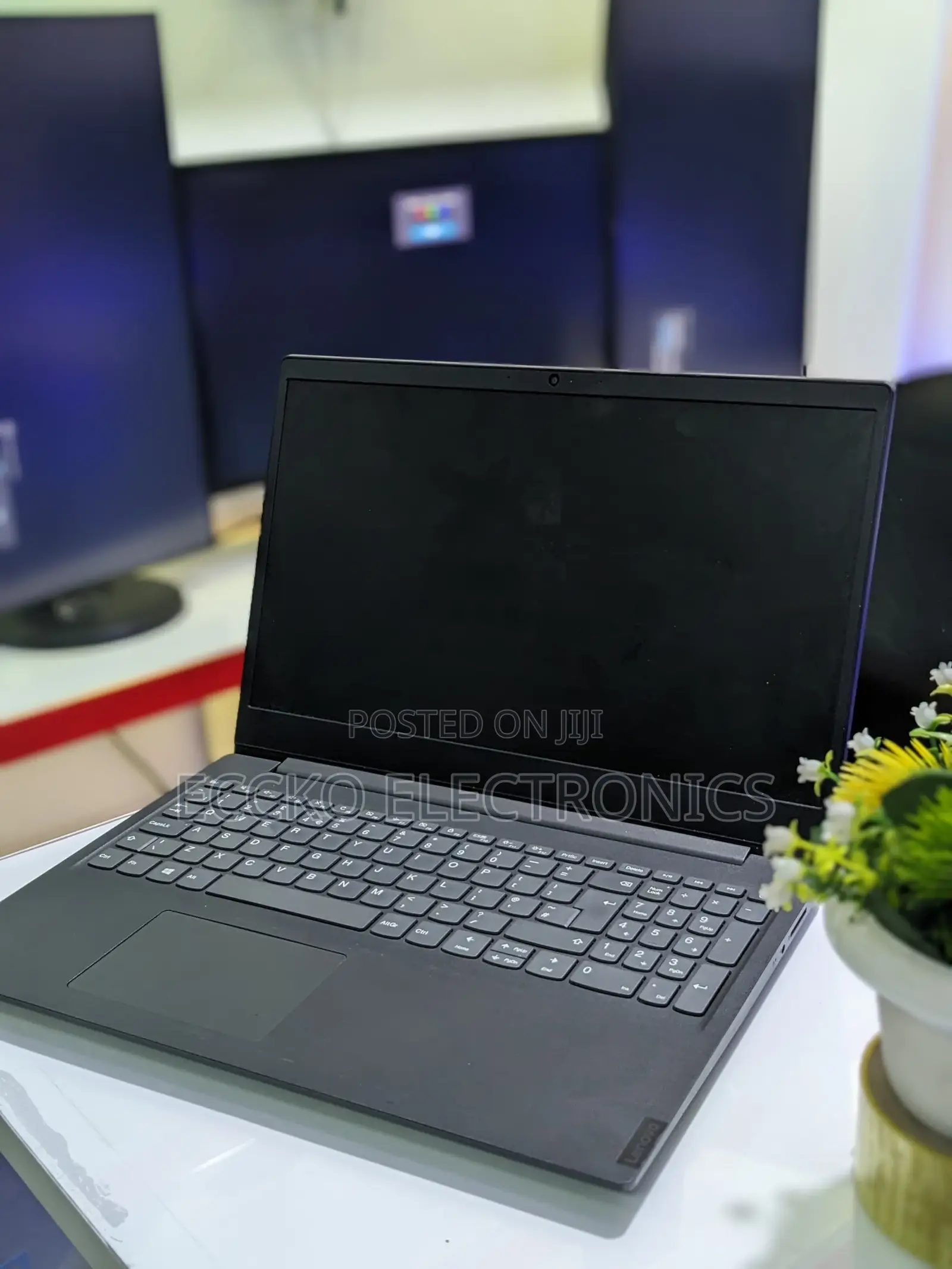 Laptop Lenovo IdeaPad 1 4GB Intel Core 2 Duo HDD+SSD 256GB