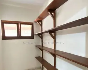 5bdrm House in Mikocheni Kwa for sale