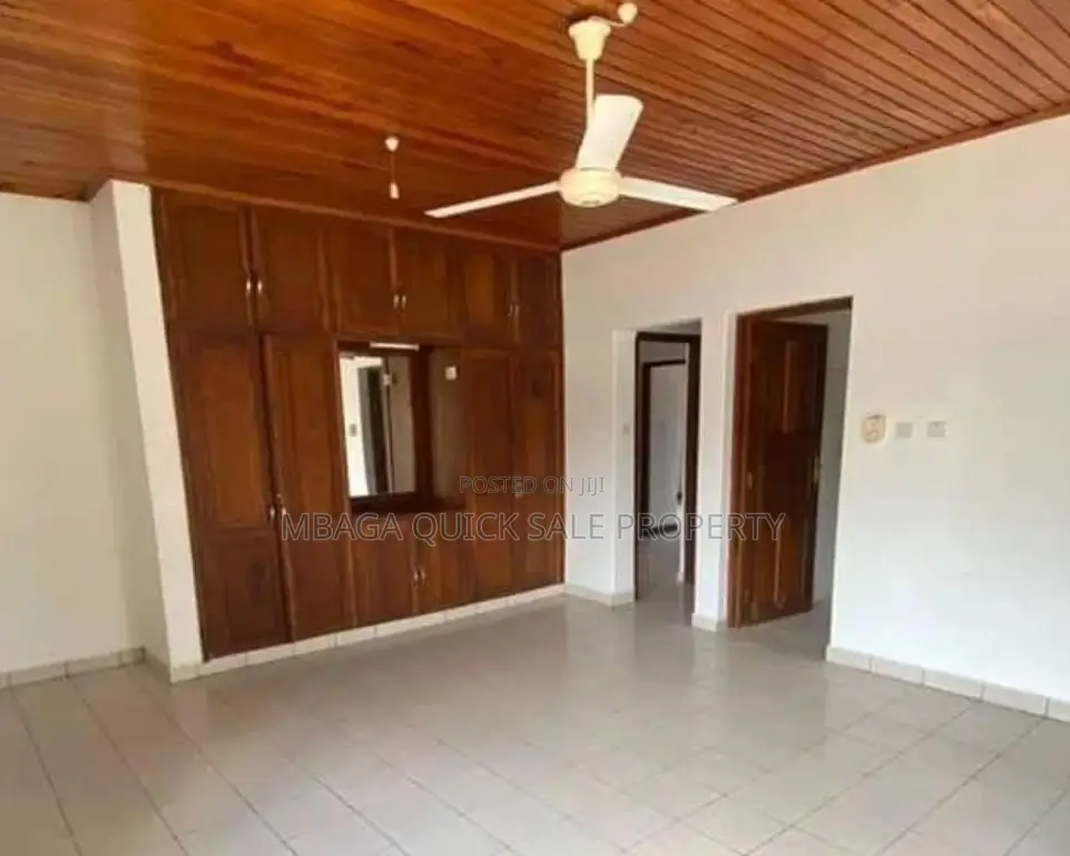 5bdrm House in Mikocheni Kwa for sale