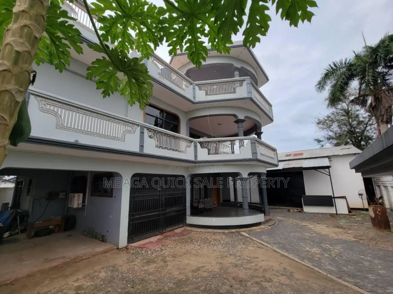 5bdrm Condo in Mikocheni B for sale
