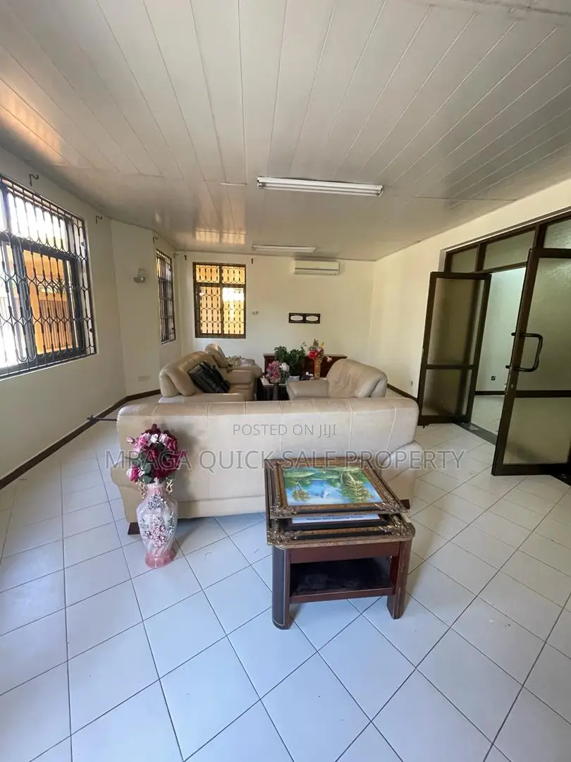 3bdrm House in Mikochenj, Mikocheni for rent