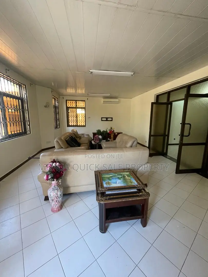3bdrm House in Mikochenj, Mikocheni for rent