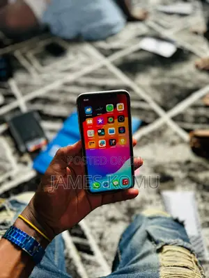 Apple iPhone 11 64 GB White
