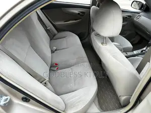 Toyota Axio 2006 Gold