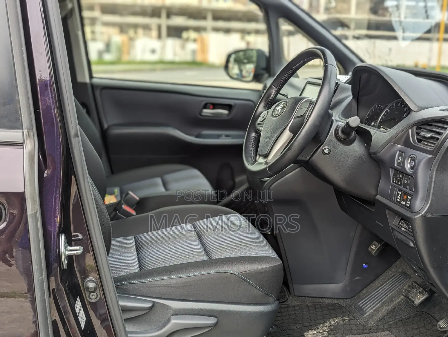 Toyota Noah 2.0 AWD (6 Seater) 2017 Black