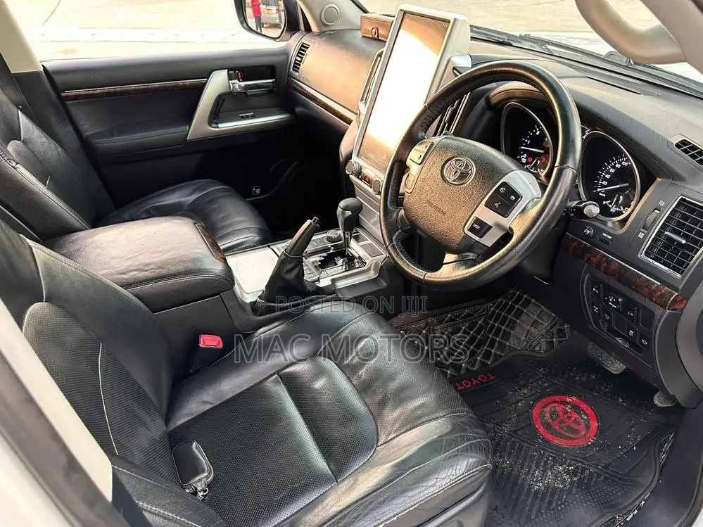 Toyota Land Cruiser 4.5 V8 VXR 2015 White