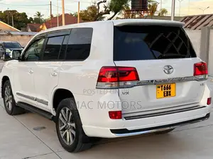 Toyota Land Cruiser 4.5 V8 VXR 2015 White