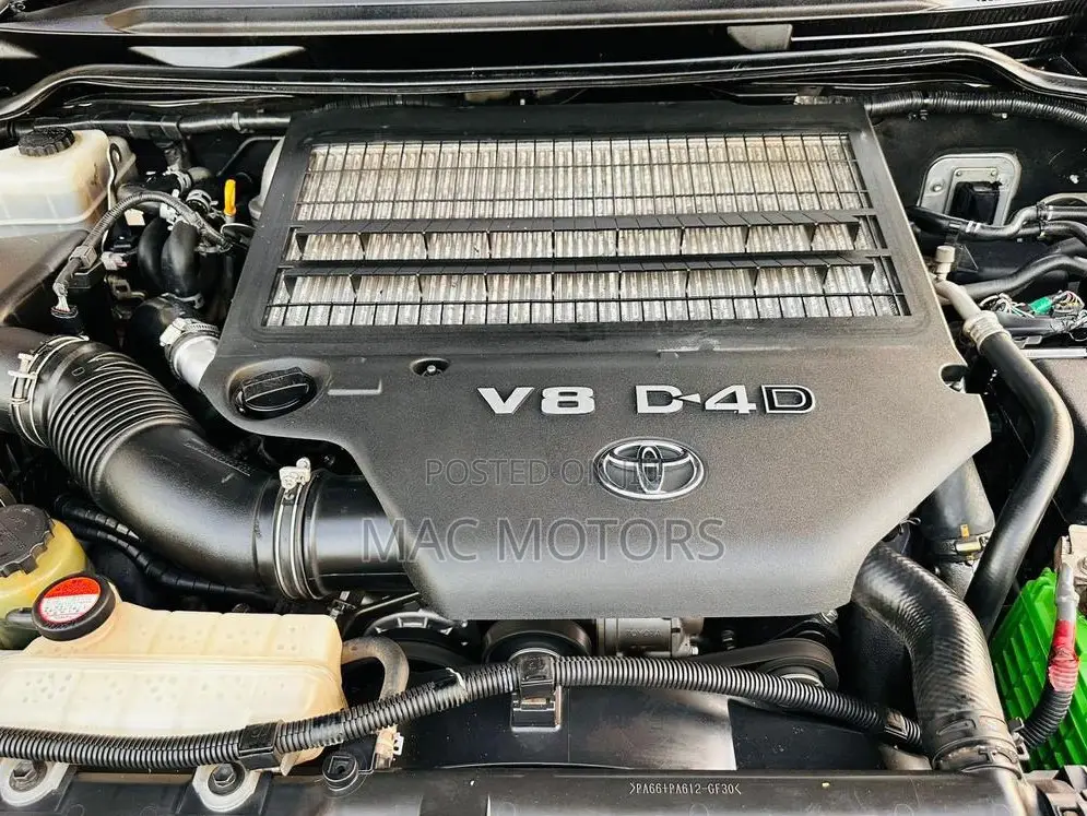 Toyota Land Cruiser 4.5 V8 VXR 2015 White