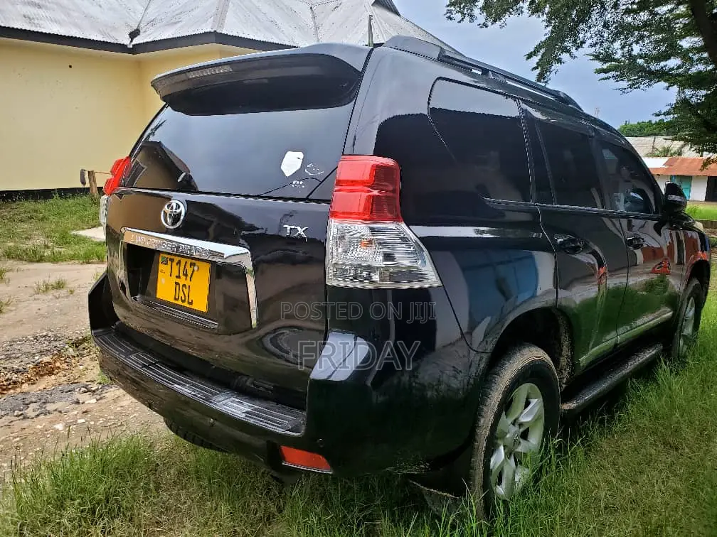 Toyota Land Cruiser Prado 2010 Black