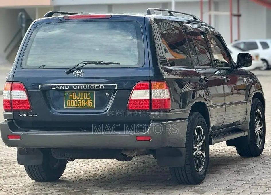 Toyota Land Cruiser 2000 Blue
