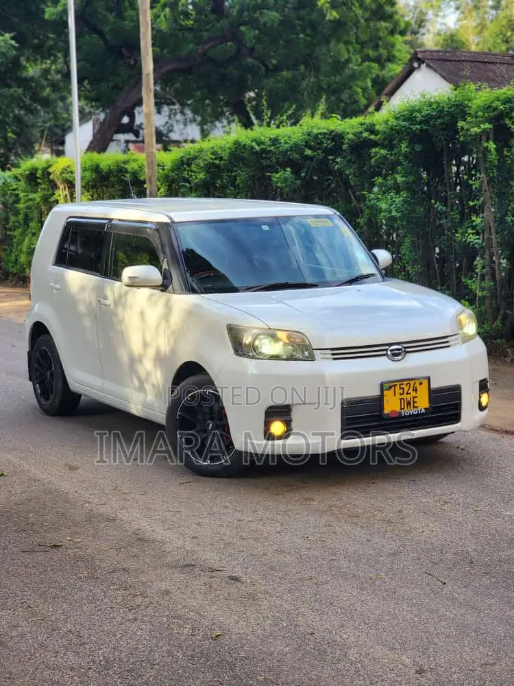 Toyota Corolla Rumion 2008 White