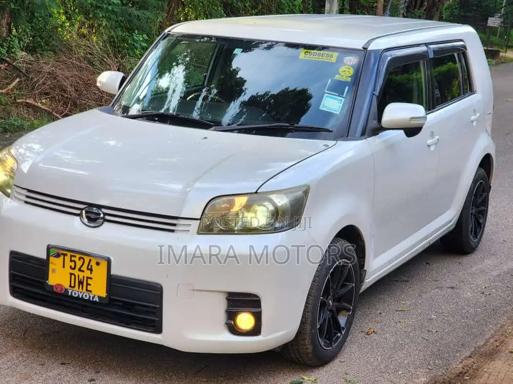 Toyota Corolla Rumion 2008 White