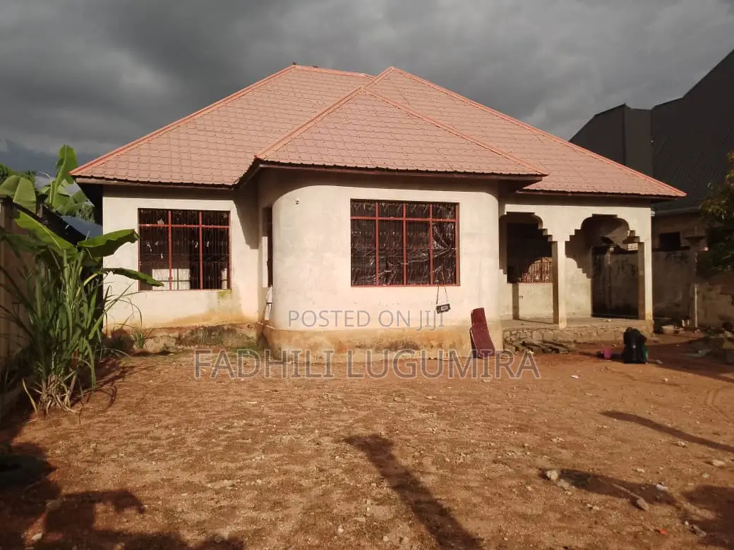 4bdrm House in Taiwan, Nyamongoro for sale