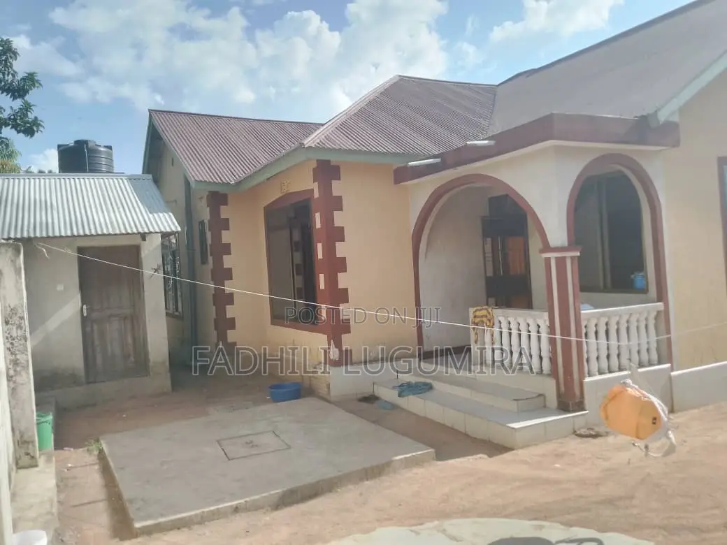 Furnished 3bdrm House in Buswelu for sale