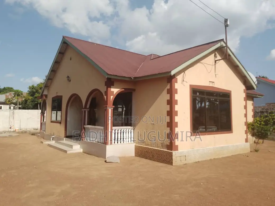 Furnished 3bdrm House in Buswelu for sale