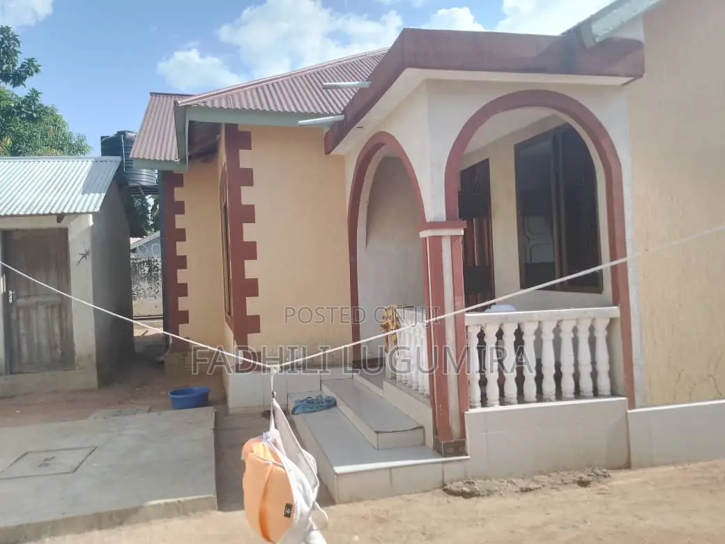 Furnished 3bdrm House in Buswelu for sale