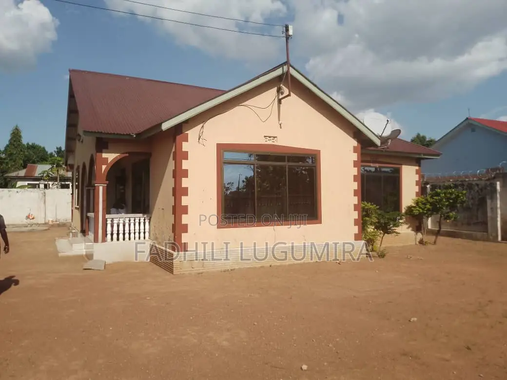 Furnished 3bdrm House in Buswelu for sale