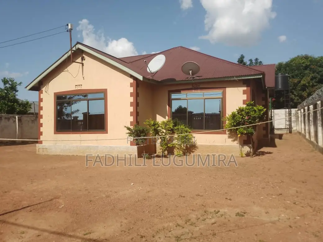 Furnished 3bdrm House in Buswelu for sale