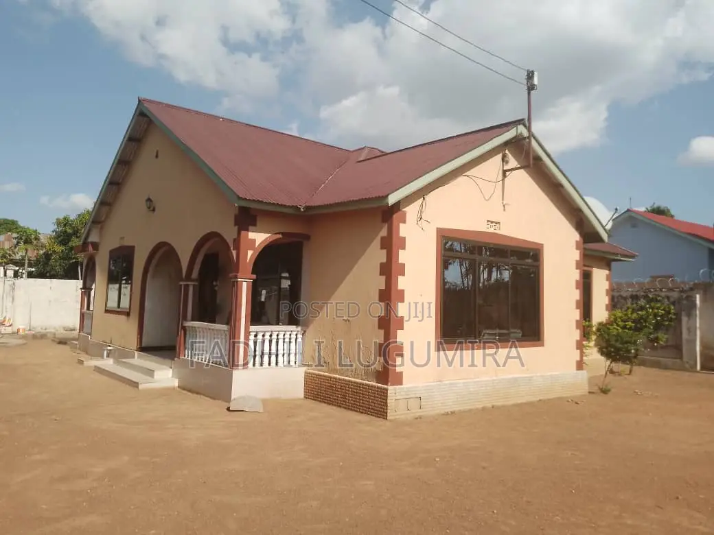 Furnished 3bdrm House in Buswelu for sale
