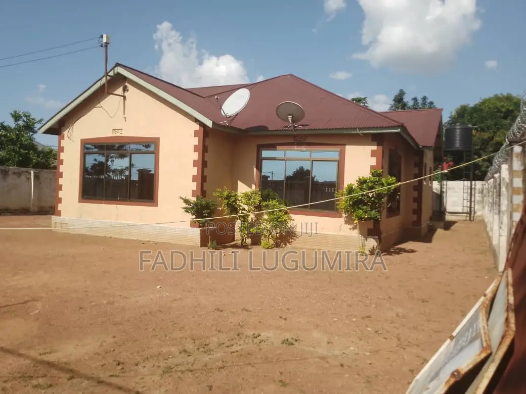 Furnished 3bdrm House in Buswelu for sale