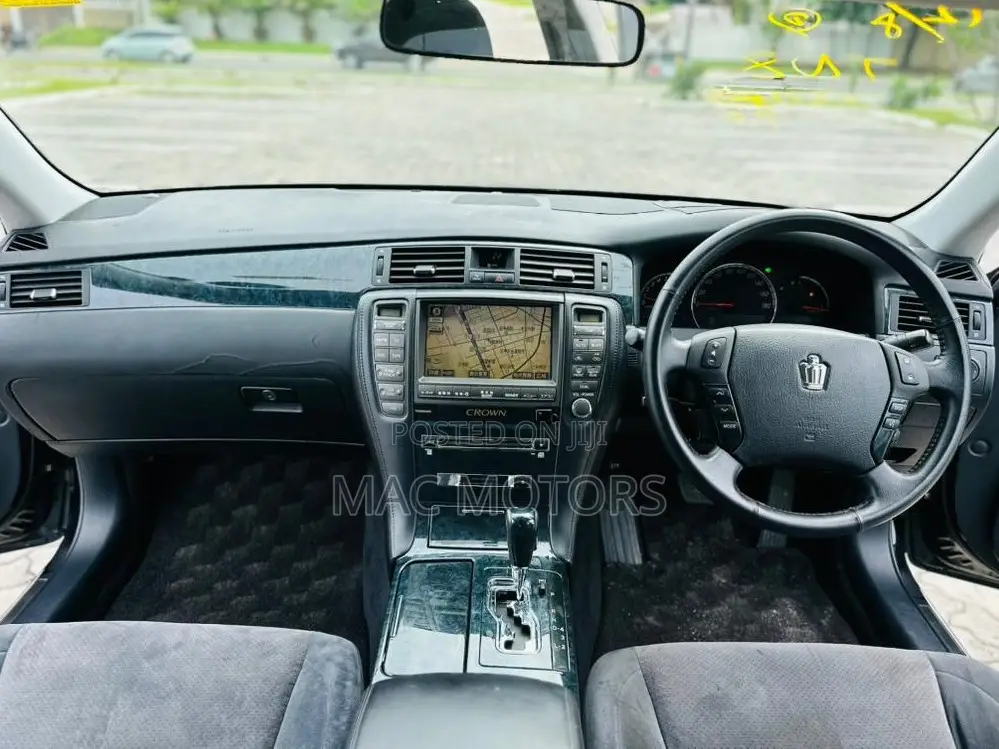 Toyota Crown 2004 Black