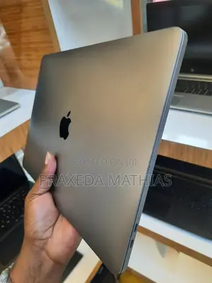 Laptop Apple MacBook 2020 16GB Apple M1 SSD 256GB