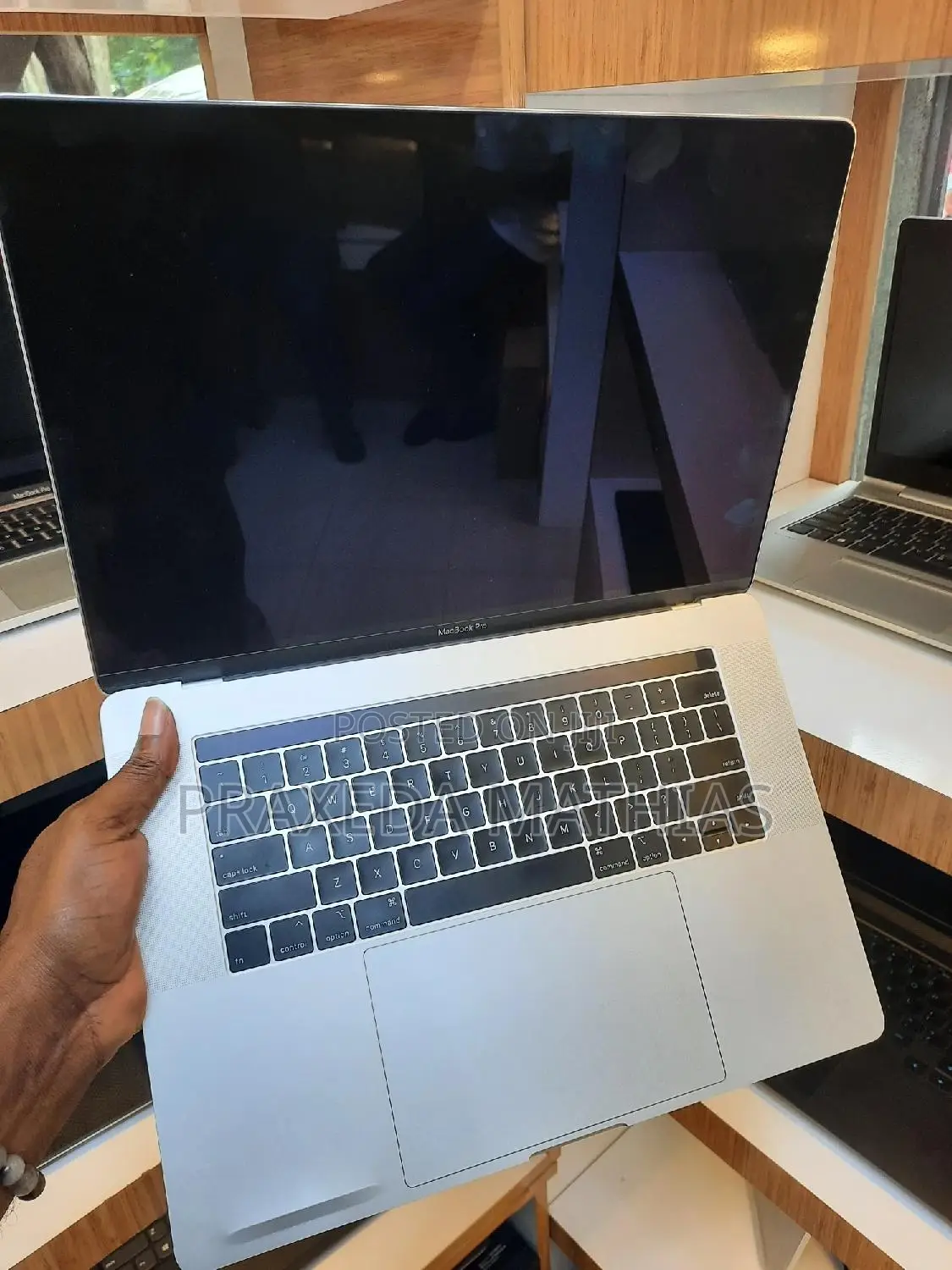 Laptop Apple MacBook Pro 2018 16GB Intel Core I7 SSD 512GB