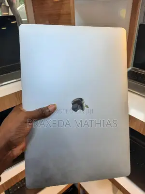 Laptop Apple MacBook Pro 2018 16GB Intel Core I7 SSD 512GB