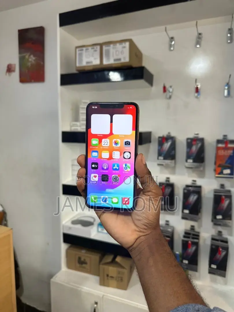 Apple iPhone XR 64 GB White