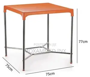 Croma Delux Table