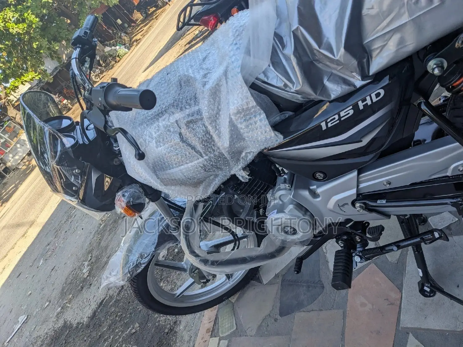 New Bajaj Boxer 125 2024 Black