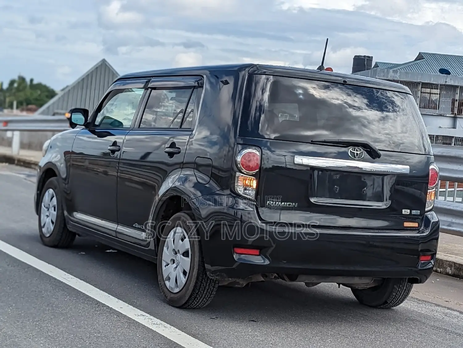 Toyota Corolla Rumion 2011 Black
