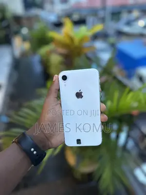 Apple iPhone XR 64 GB White