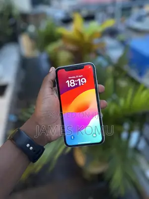Apple iPhone XR 64 GB White