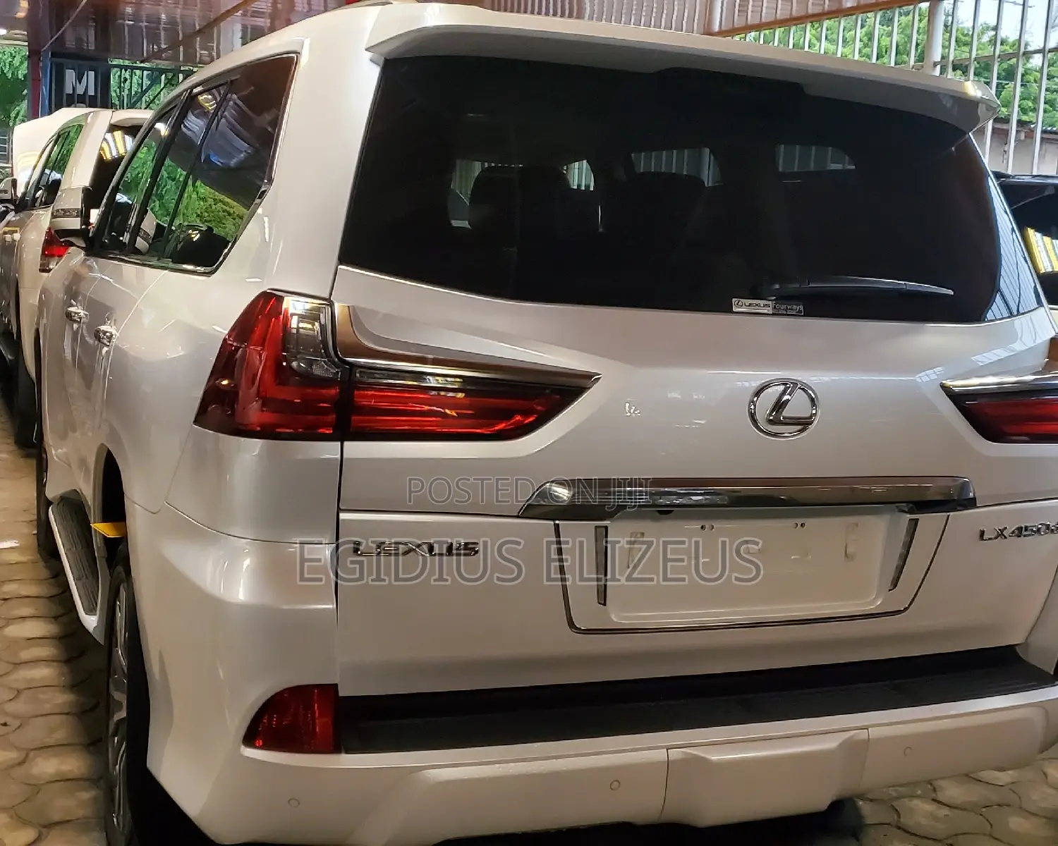Lexus LX 2022 Pearl