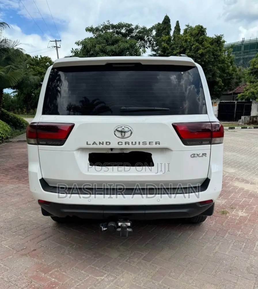 Toyota Land Cruiser 3.3 Diesel 4WD 2022 White