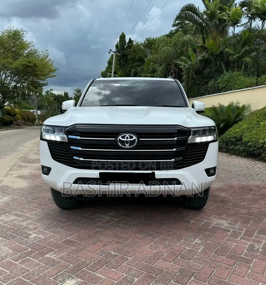 Toyota Land Cruiser 3.3 Diesel 4WD 2022 White