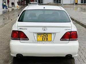 Toyota Crown Royale 2005 Pearl
