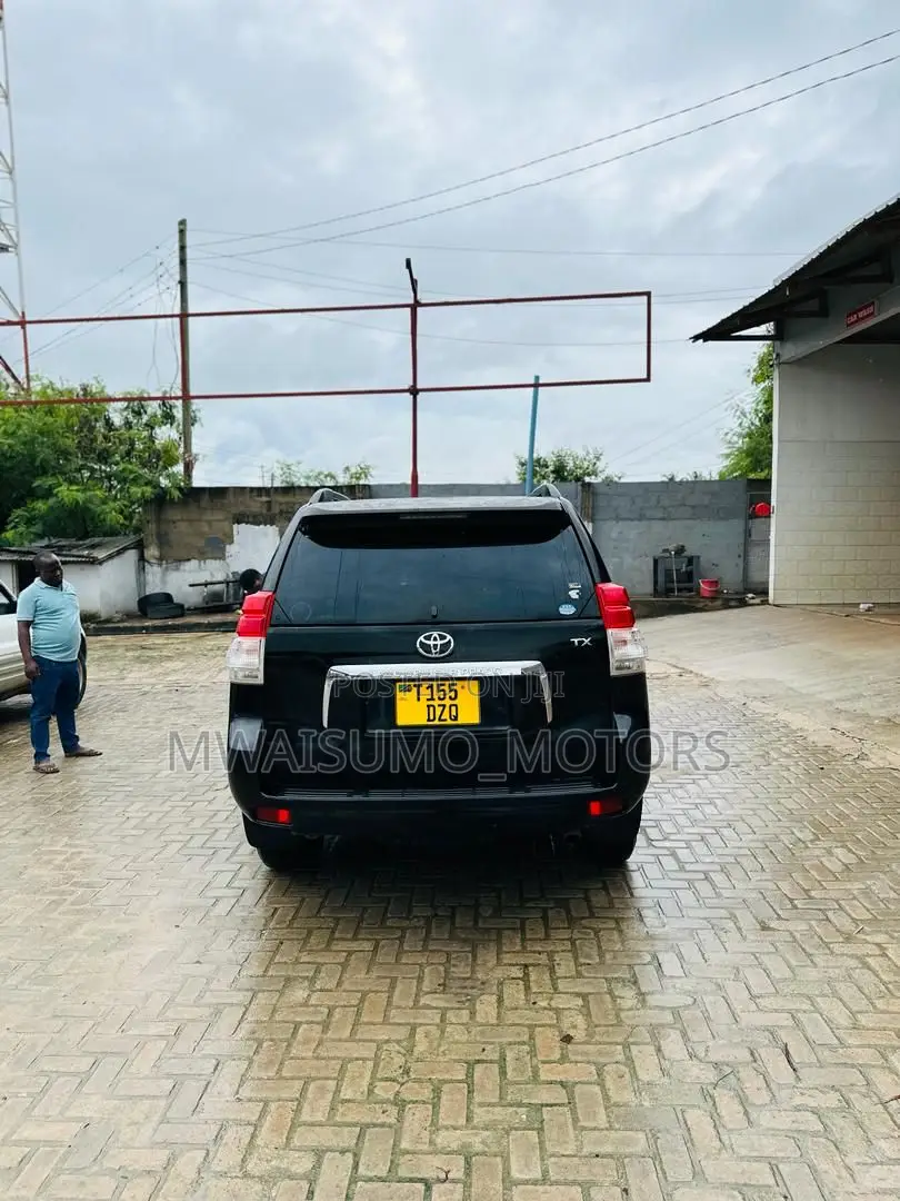 Toyota Land Cruiser 2012 Black