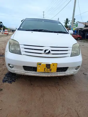 Toyota IST 2006 White